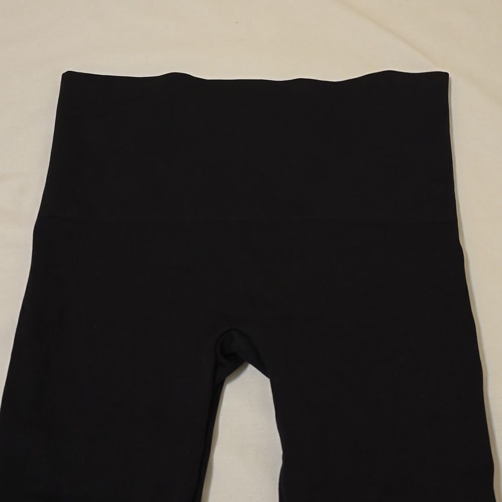 Spanx Compression Leggings Size Large - image 2